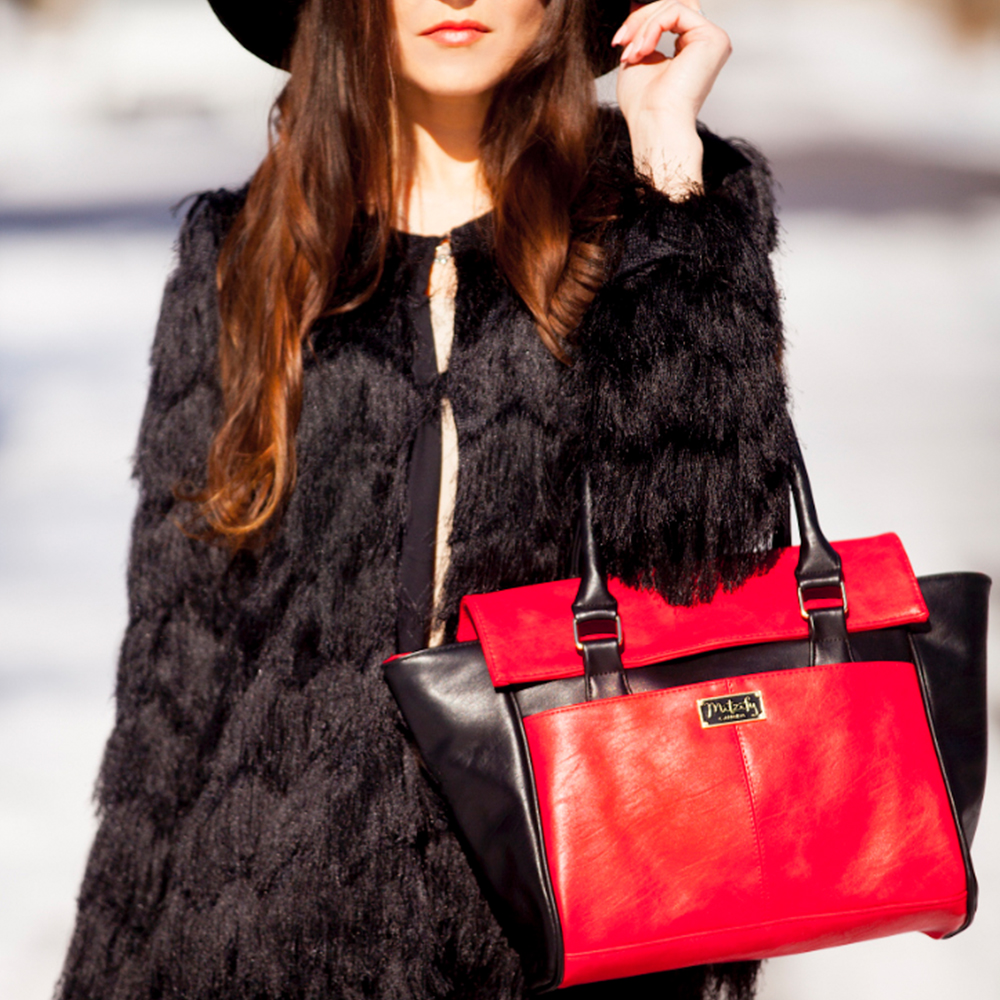 Brenda Bag_0000_CATALOGUE_Page_29_Image_0009